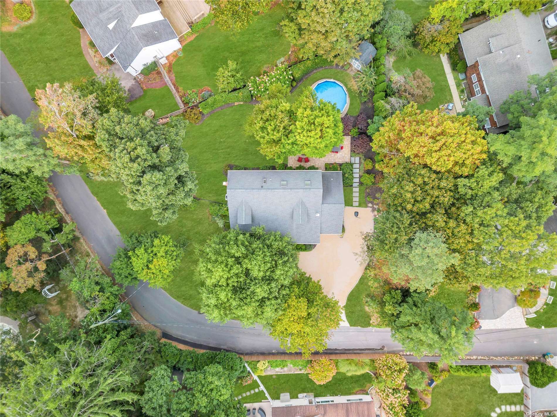 3 Garden Drive, Stony Brook, New York image 3