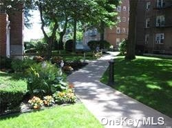 22 Mulford Place #4E, Hempstead, New York image 3