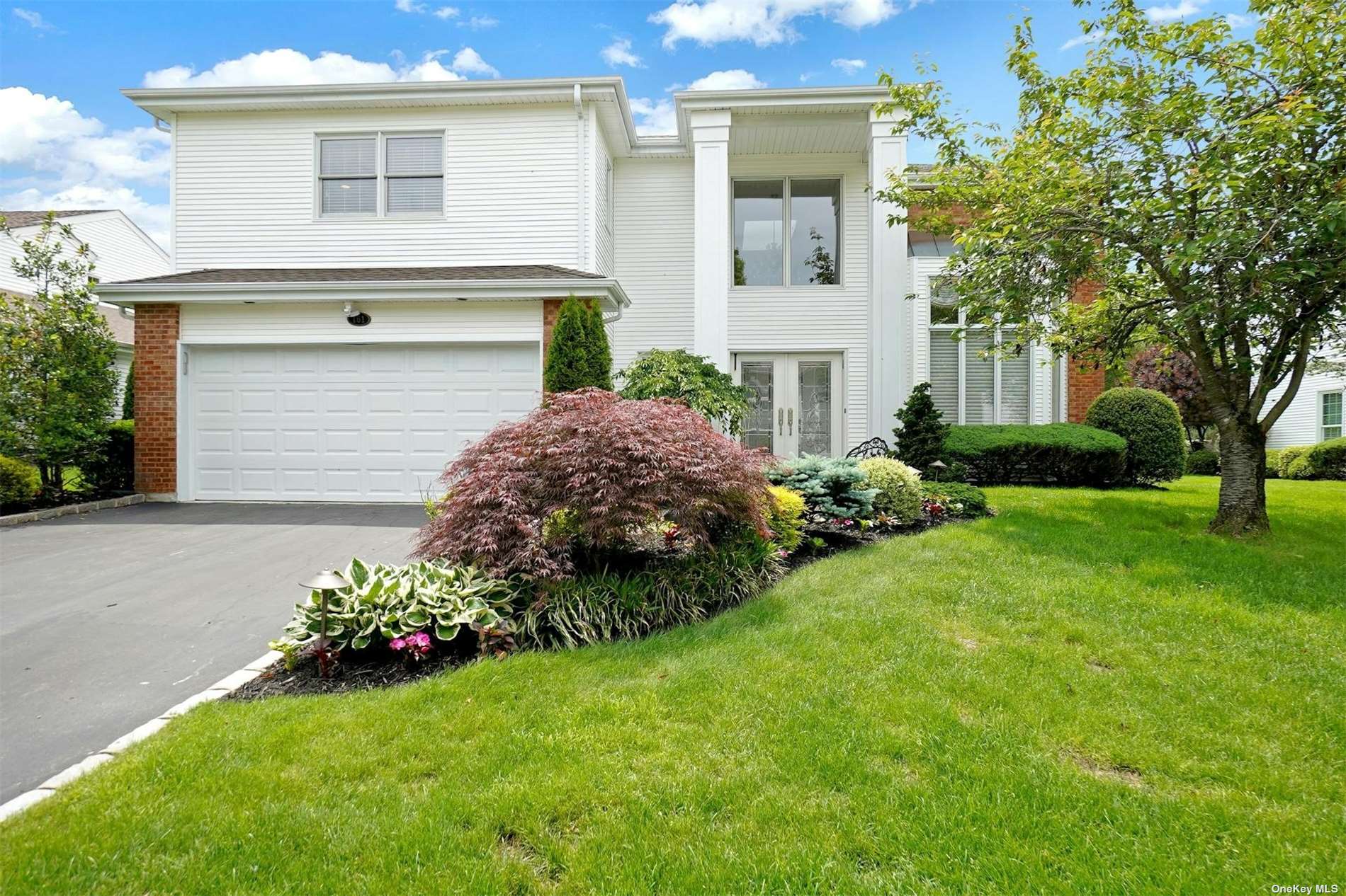 Property for Sale at 161 Country Drive -, Commack, Hamptons, NY - Bedrooms: 5 
Bathrooms: 5  - $1,329,000