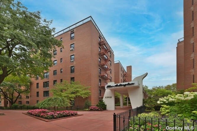 139-15 83 Avenue #239, Briarwood, New York image 19