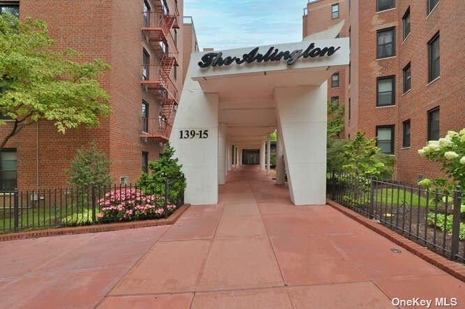 139-15 83 Avenue #239, Briarwood, New York image 1