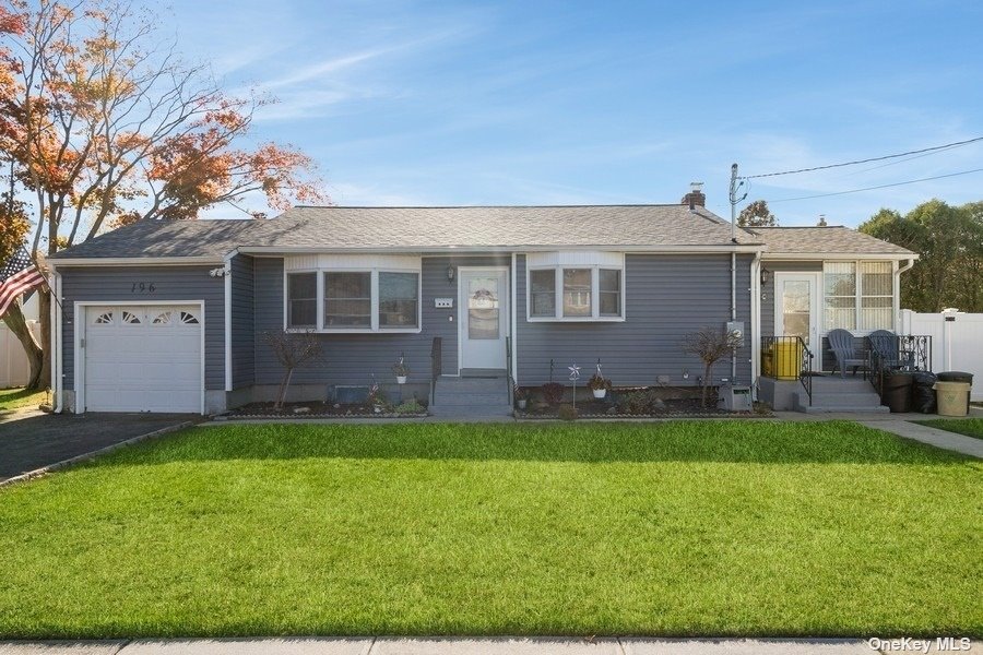 196 N Queens Avenue, Massapequa, New York image 2