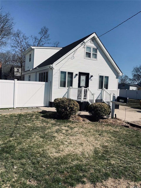 Homes For Sale - 135 Westchester  Ave Ave<br/> Suffolk County, West Babylon, NY 11704