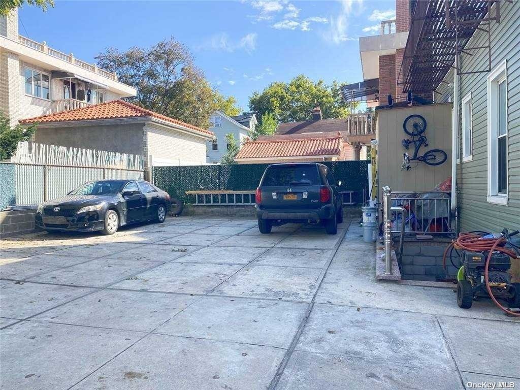 18-31 124 Street
