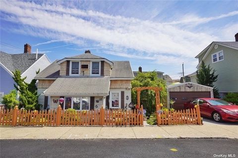 Single Family Residence in Gerritsen Beach NY 54 Florence Avenue.jpg