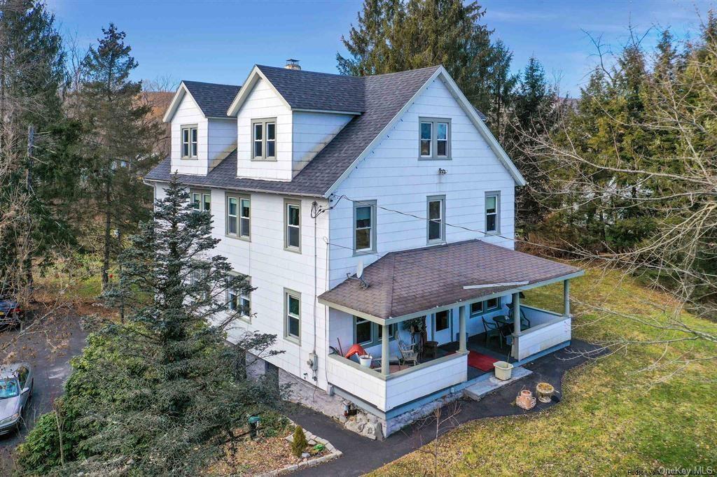 Property for Sale at 307 Vineyard Avenue, Highland, New York - Bedrooms: 4 
Bathrooms: 2 
Rooms: 10  - $479,900