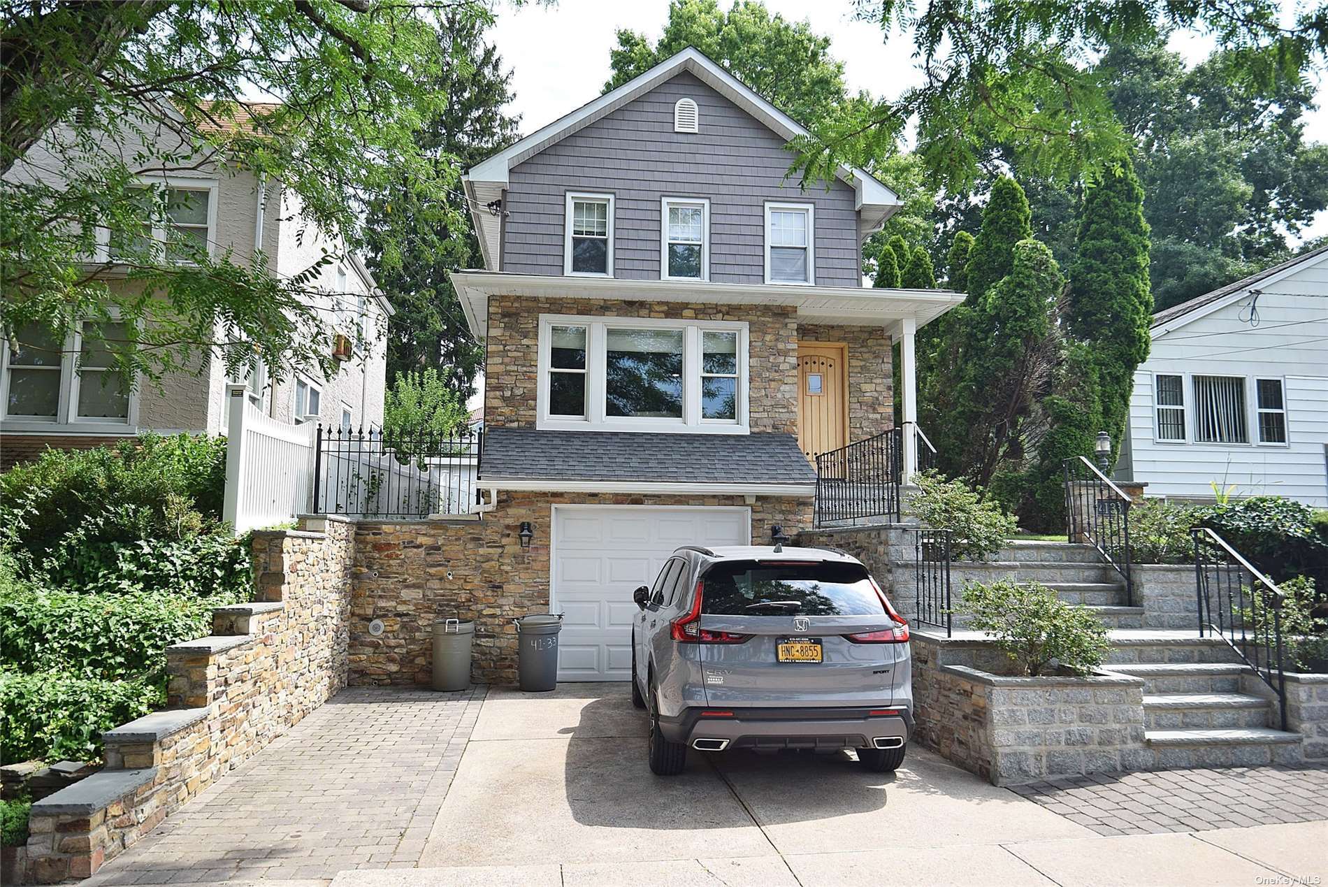 Property for Sale at 4133 248th Street, Little Neck, Queens, NY - Bedrooms: 3 
Bathrooms: 2 
Rooms: 7  - $1,088,000