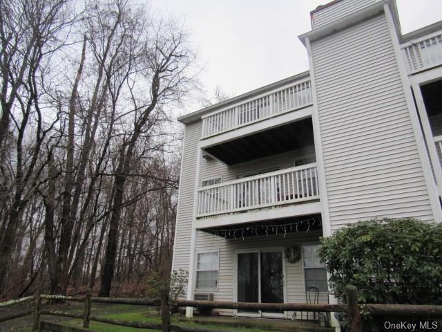 Rental Property at 26 Lexington Hill 5, Harriman, New York - Bedrooms: 2 
Bathrooms: 2 
Rooms: 5  - $2,400 MO.