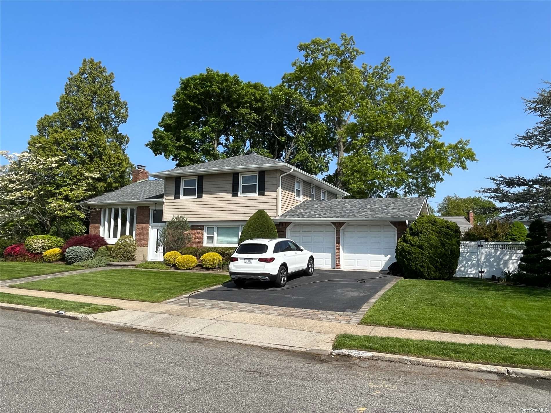 Photo 1 of 25 of 1690 Bard Lane house
