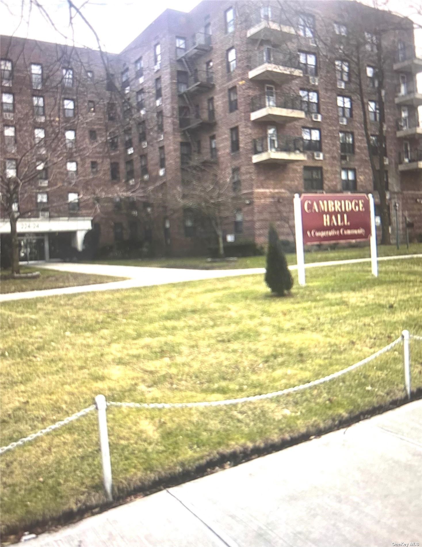 226-26 Union Turnpike Turnpike #2G, Oakland Gardens, New York image 8