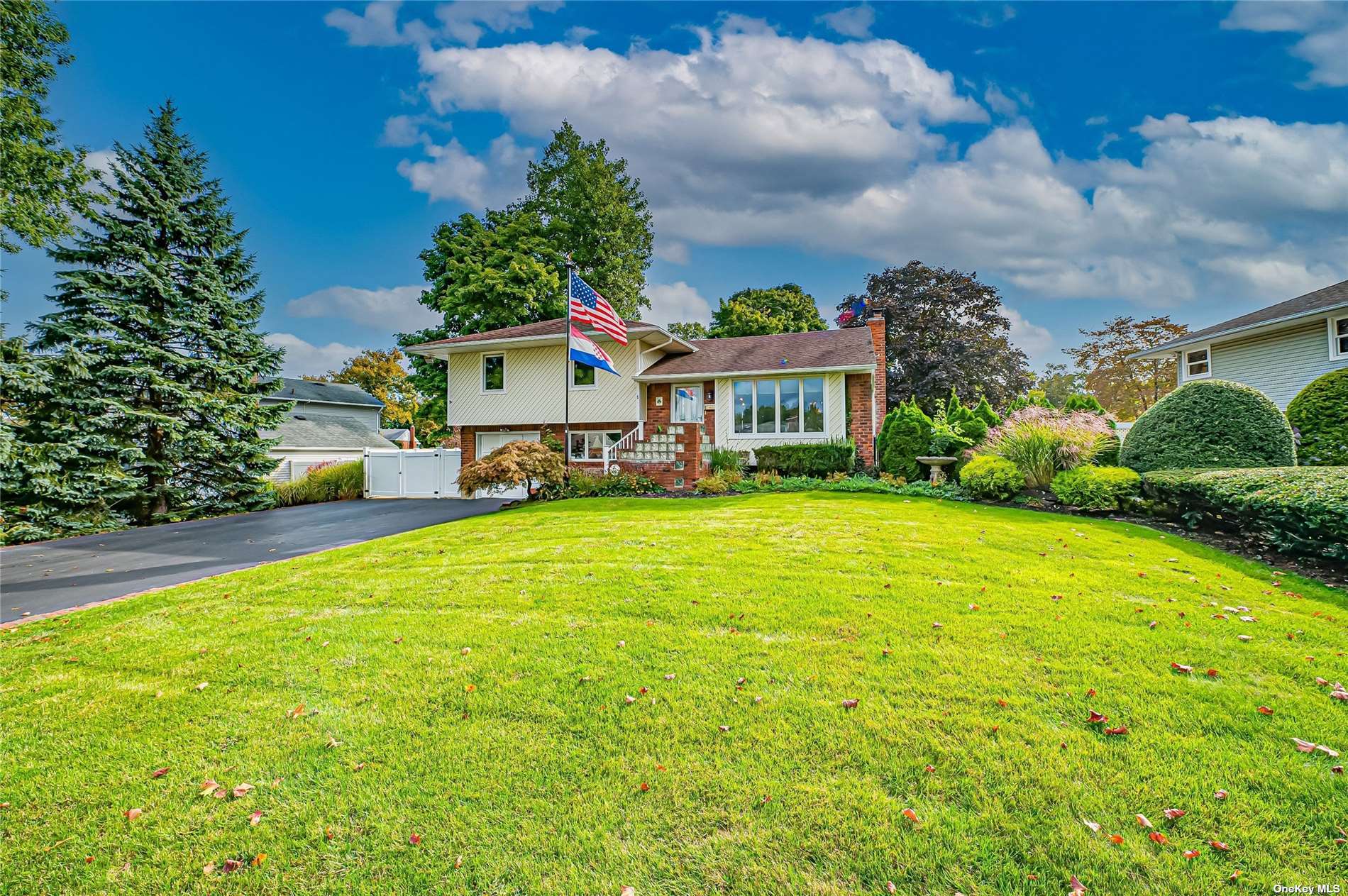 5 Weldon Lane, Commack, New York image 4