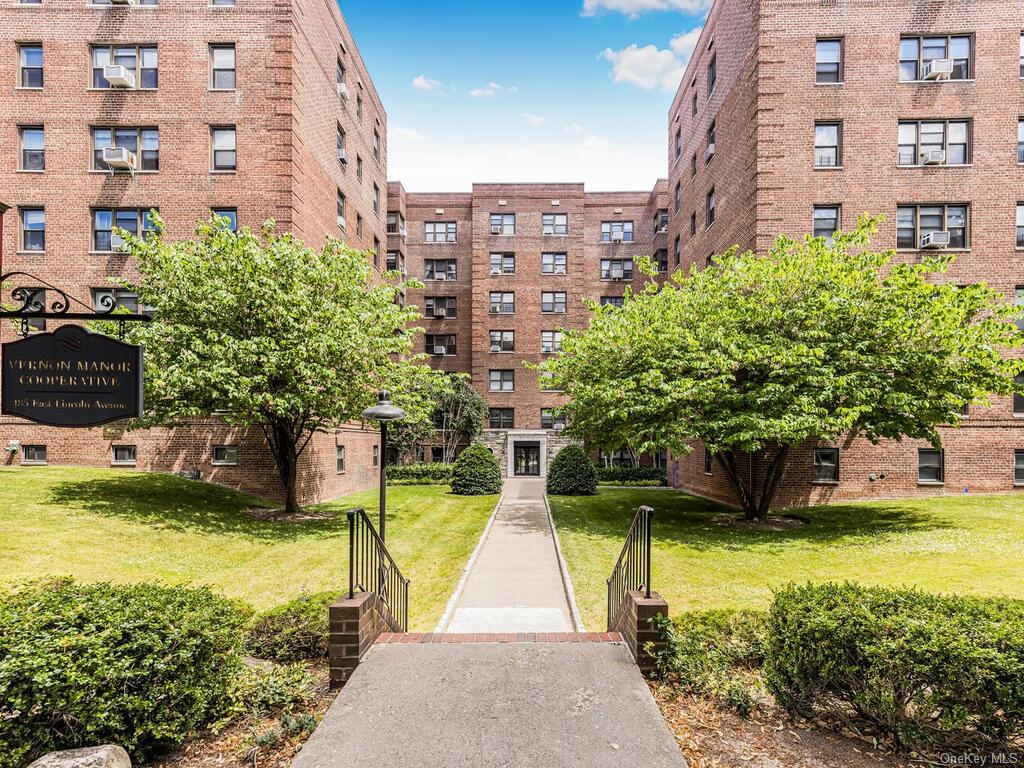 485 E Lincoln Avenue #409, Mount Vernon, New York image 2