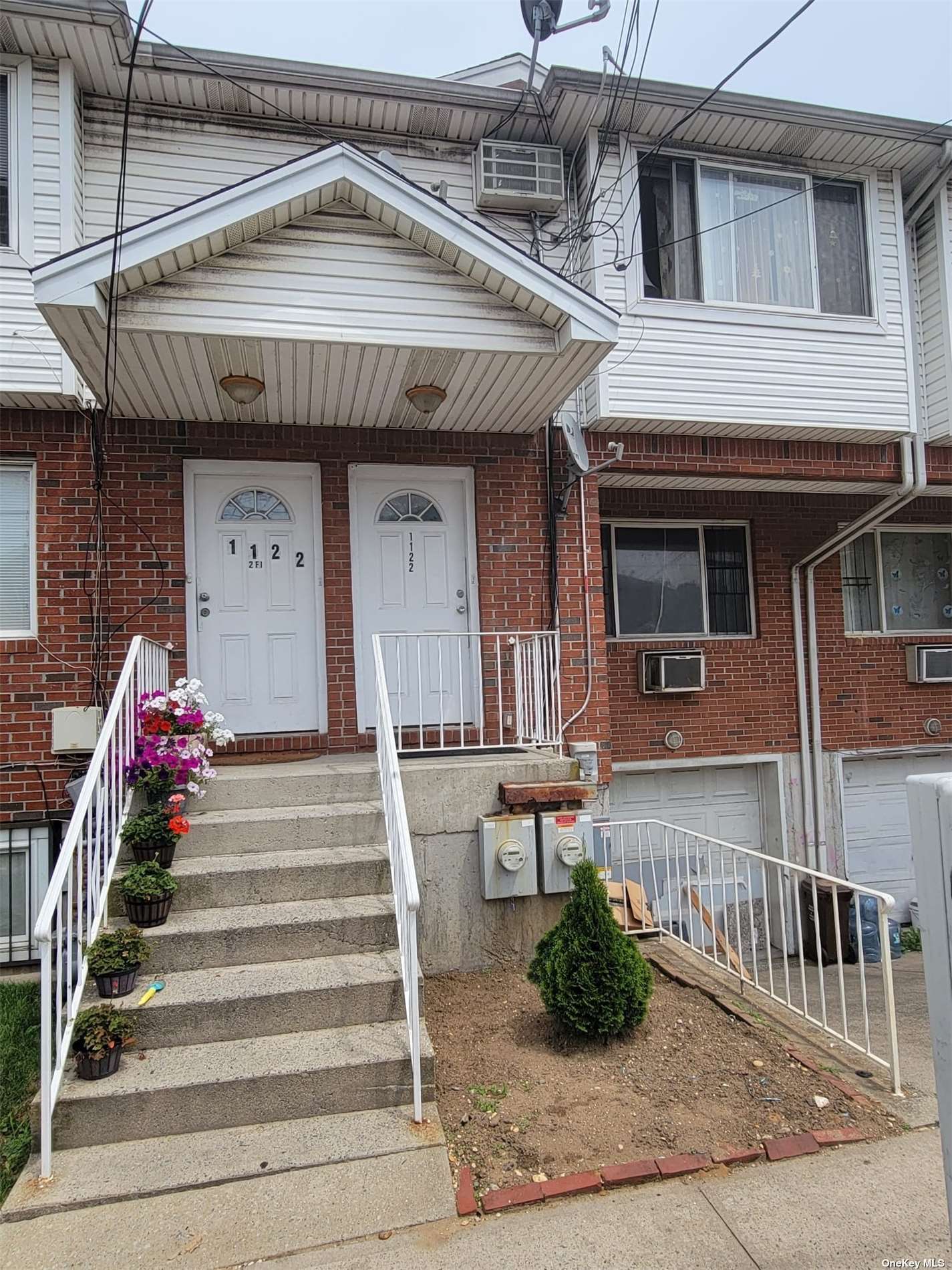 Property for Sale at 1122 Gipson Street St, Far Rockaway, Queens, NY - Bedrooms: 6 
Bathrooms: 5 
Rooms: 11  - $850,000