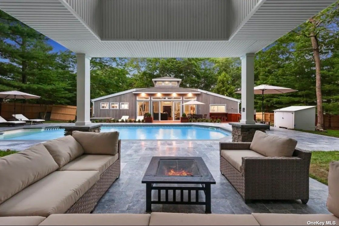 Property for Sale at 10 Winterberry Lane, East Hampton, Hamptons, NY - Bedrooms: 4 
Bathrooms: 5  - $2,675,000