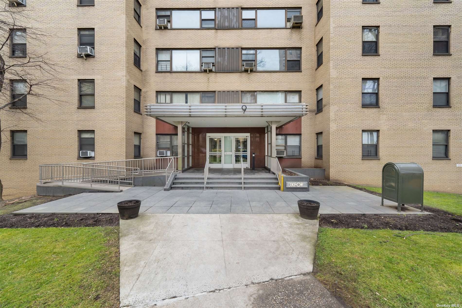 Property for Sale at 9 Fordham Hill Oval 1G, Bronx, New York - Bedrooms: 1 
Bathrooms: 1 
Rooms: 3  - $159,000