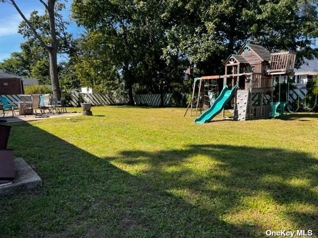 71 E Cedar Street, Massapequa, New York image 16