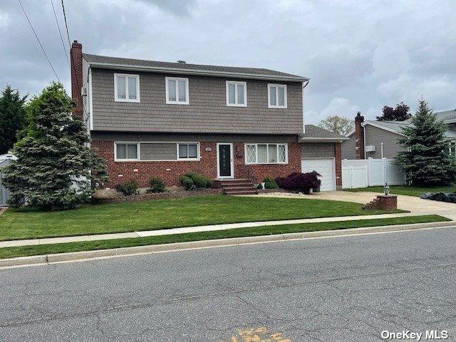 307 Linden Street, Massapequa Park, New York image 1