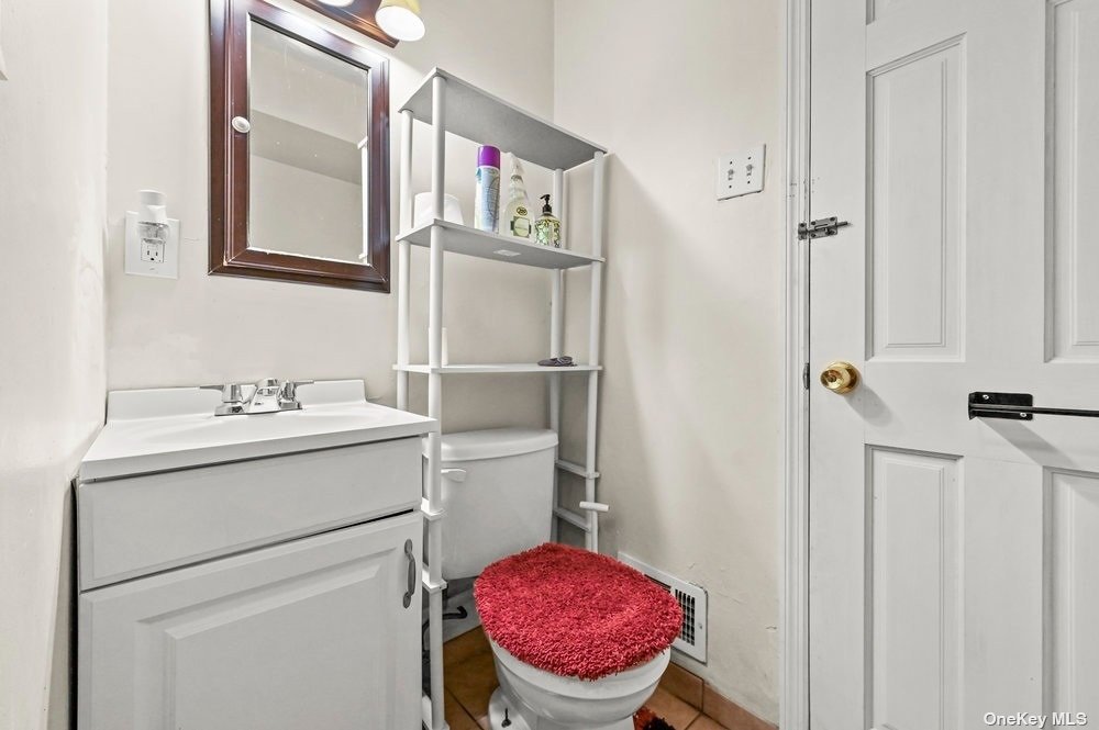 Photo 4 of 22 of 168-22 144th Road townhome