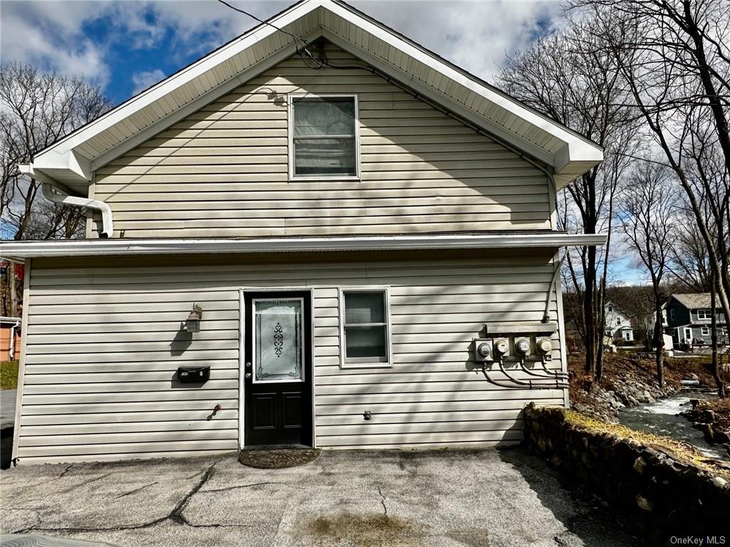 Rental Property at 1 Grand Street, Highland, New York - Bedrooms: 2 
Bathrooms: 1 
Rooms: 4  - $2,000 MO.