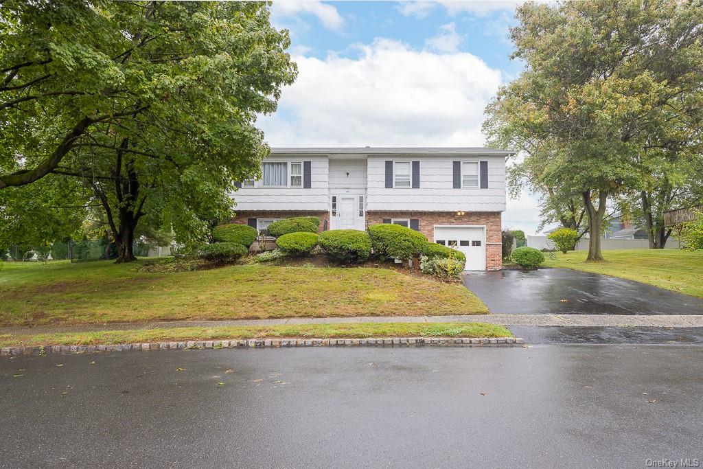 160 Lake Nanuet Drive, Nanuet, New York image 1