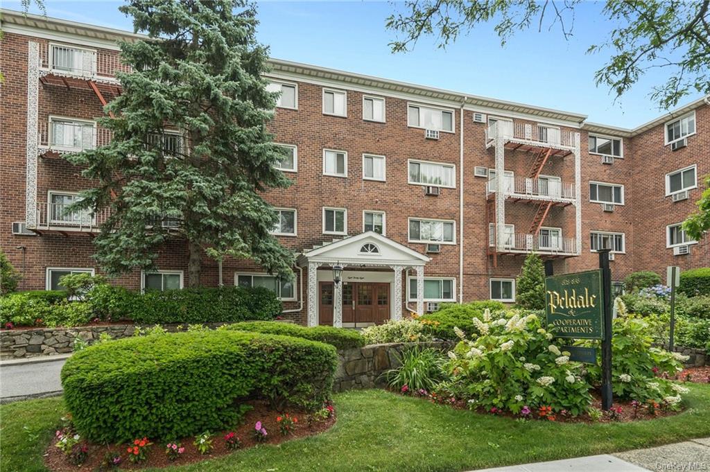 Property for Sale at 828 Pelhamdale Avenue 3L, New Rochelle, New York - Bedrooms: 2 
Bathrooms: 1 
Rooms: 4  - $225,000