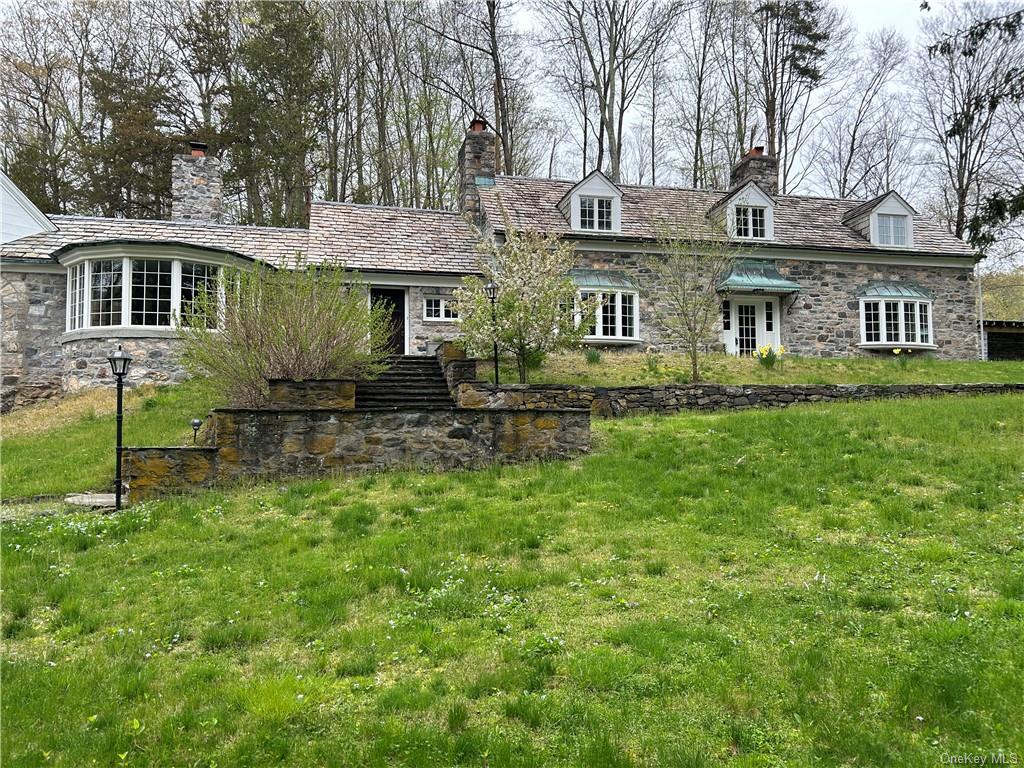 Rental Property at 309 Succabone Road, Bedford Corners, New York - Bedrooms: 5 
Bathrooms: 6 
Rooms: 12  - $19,000 MO.