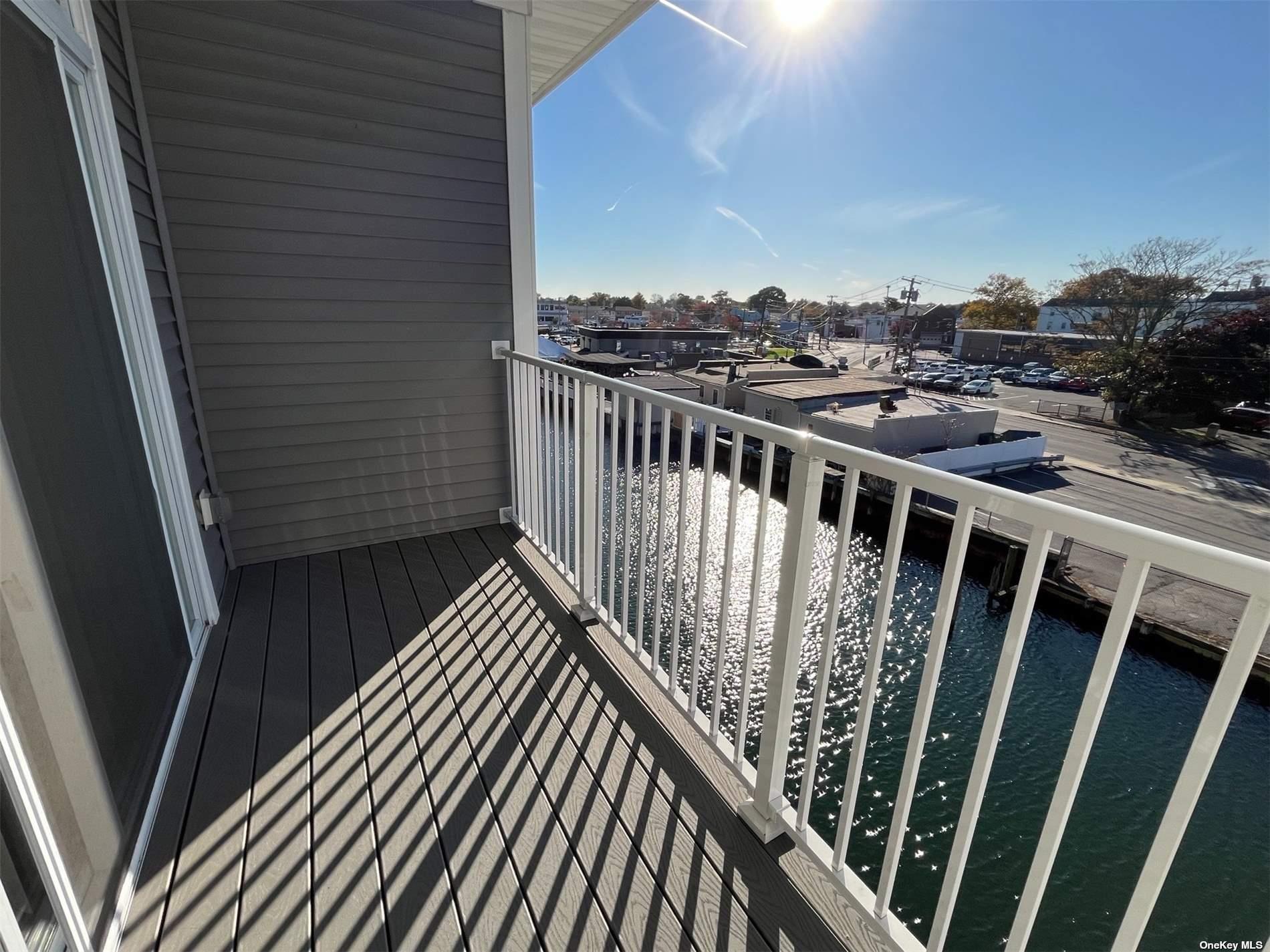 624 Marina Pointe Drive #G, East Rockaway, New York image 3