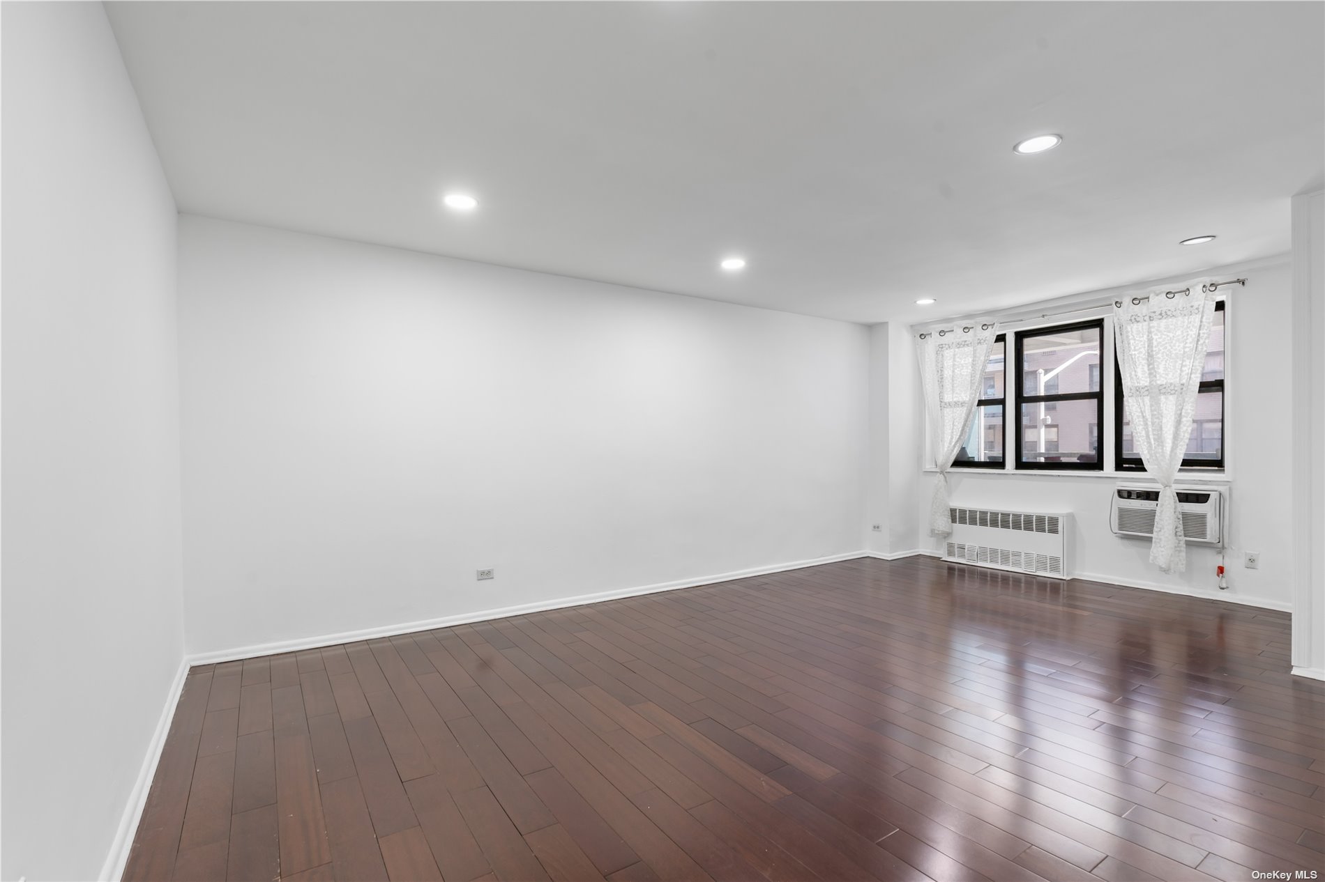 37-30 73rd St St #2D, Jackson Heights, New York image 4