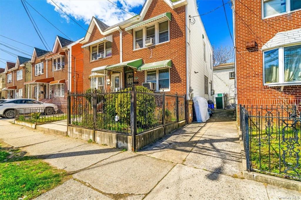 Property for Sale at 4163 Laconia Avenue, Bronx, New York - Bedrooms: 3 
Bathrooms: 2 
Rooms: 6  - $499,000