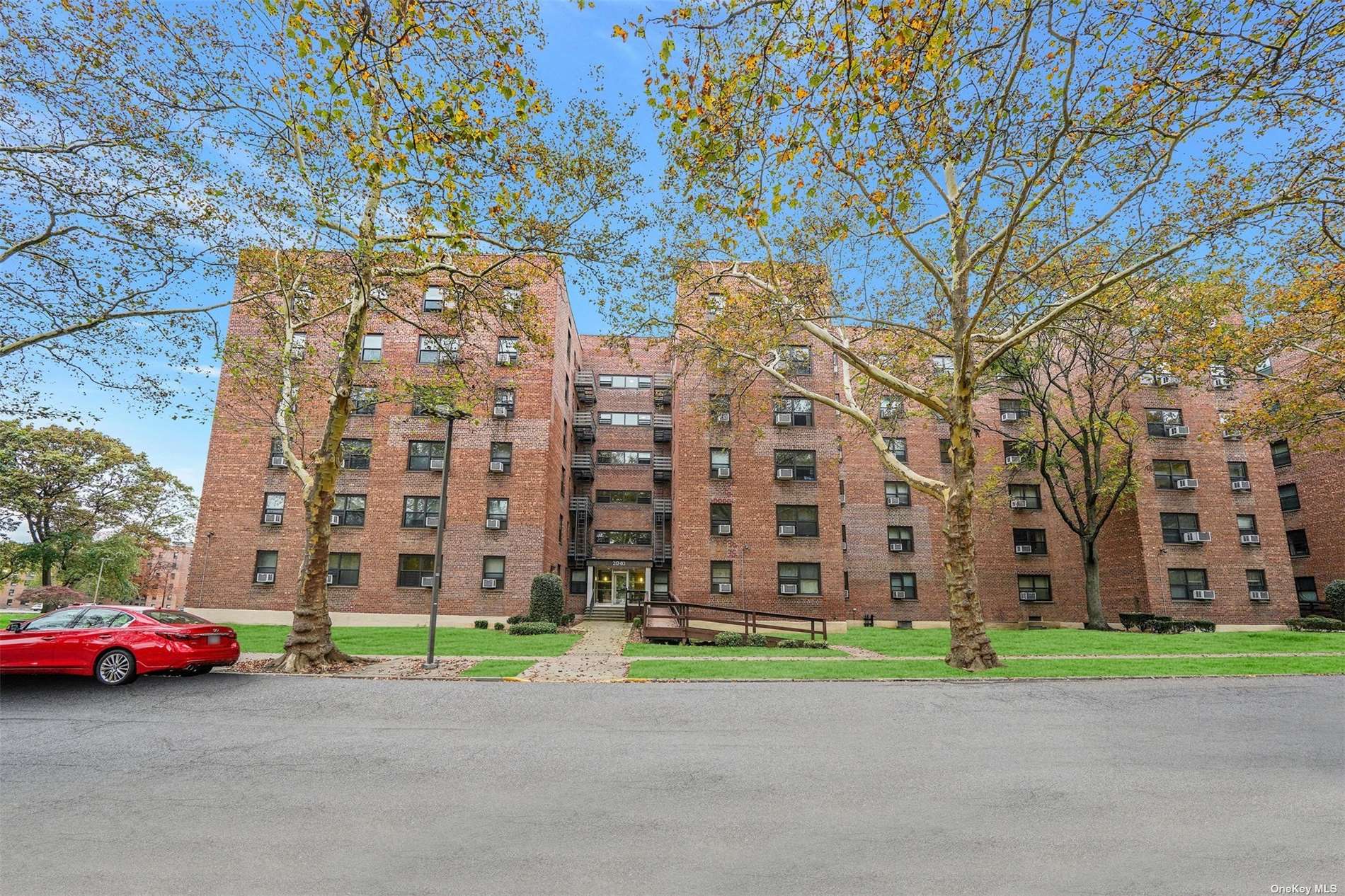 212-03 75th Avenue #2C, Oakland Gardens, New York image 3