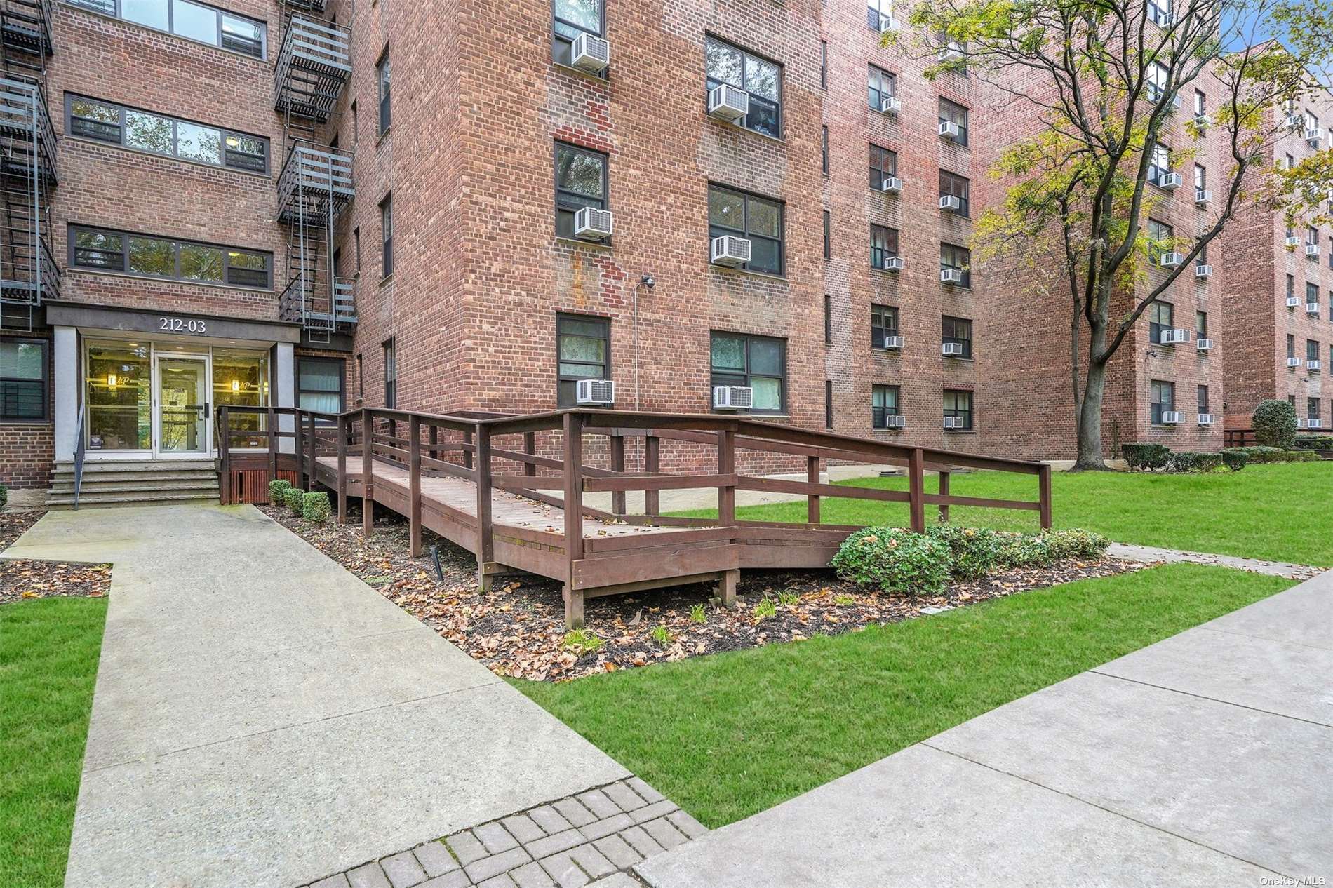 212-03 75th Avenue #2C, Oakland Gardens, New York image 4