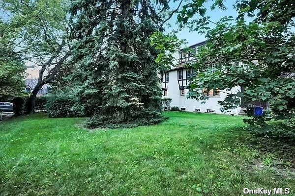 30 Rockrose Place, Forest Hills, New York image 3