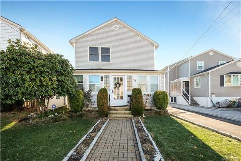 Photo of 79 Curtis Lane, Yonkers, NY 10710 (MLS # H6225348)
