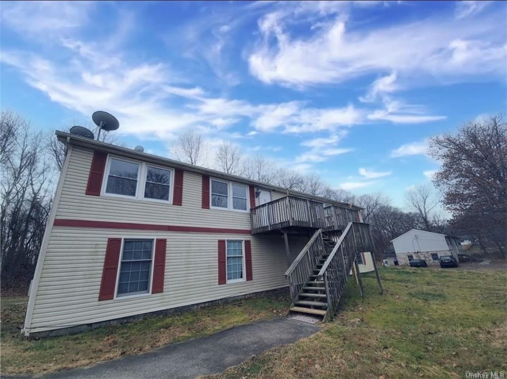 Rental Property at 10 Belle Court 10A, New Windsor, New York - Bedrooms: 2 
Bathrooms: 2 
Rooms: 8  - $1,950 MO.