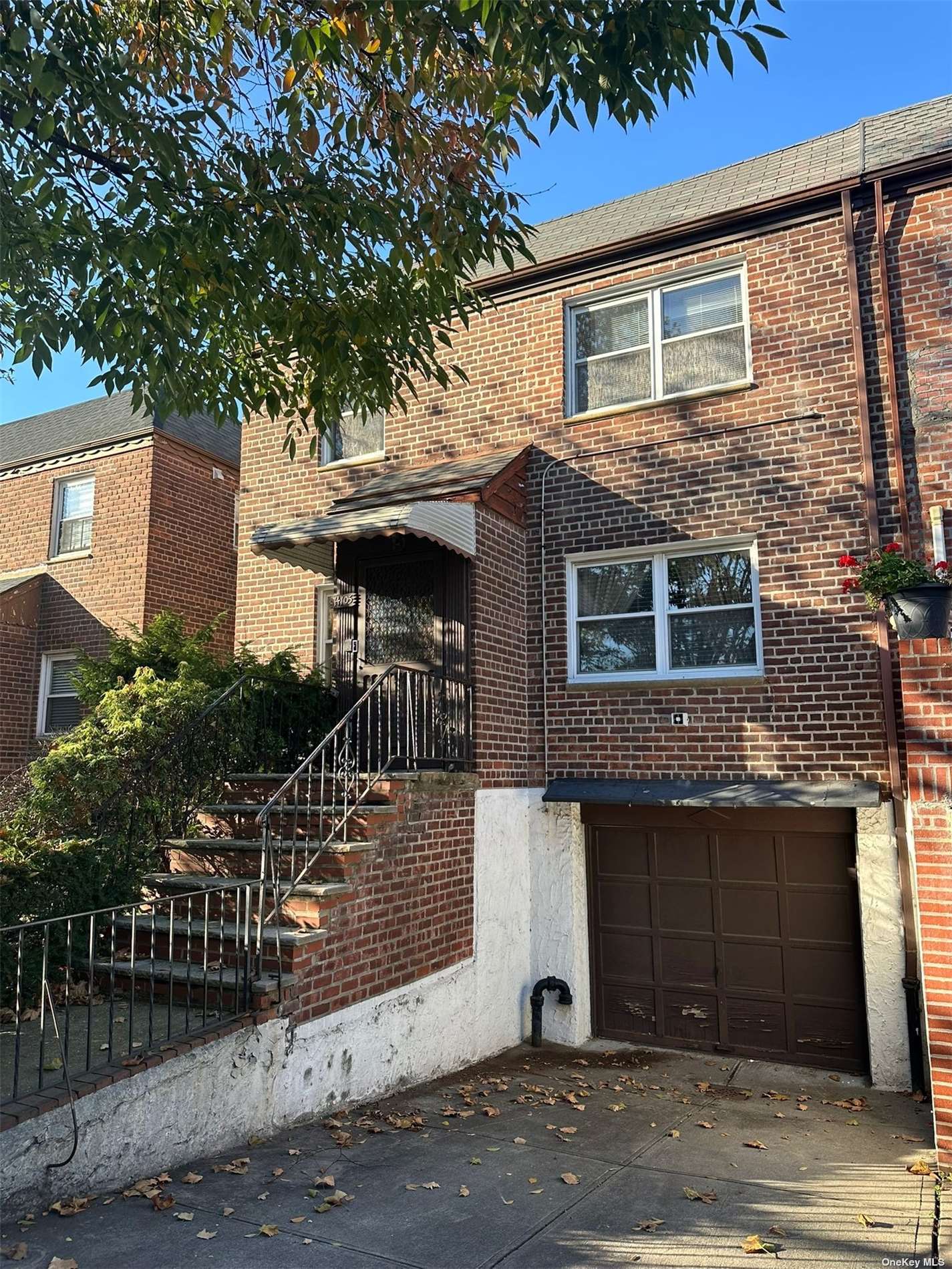 Property for Sale at 14105 Jewel Avenue, Kew Garden Hills, Queens, NY - Bedrooms: 4 
Bathrooms: 2 
Rooms: 8  - $1,200,000