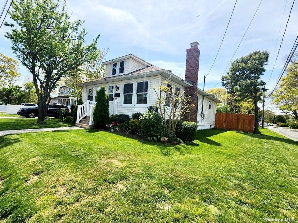 Photo 1 of 28 of 1740 Quarter Street house