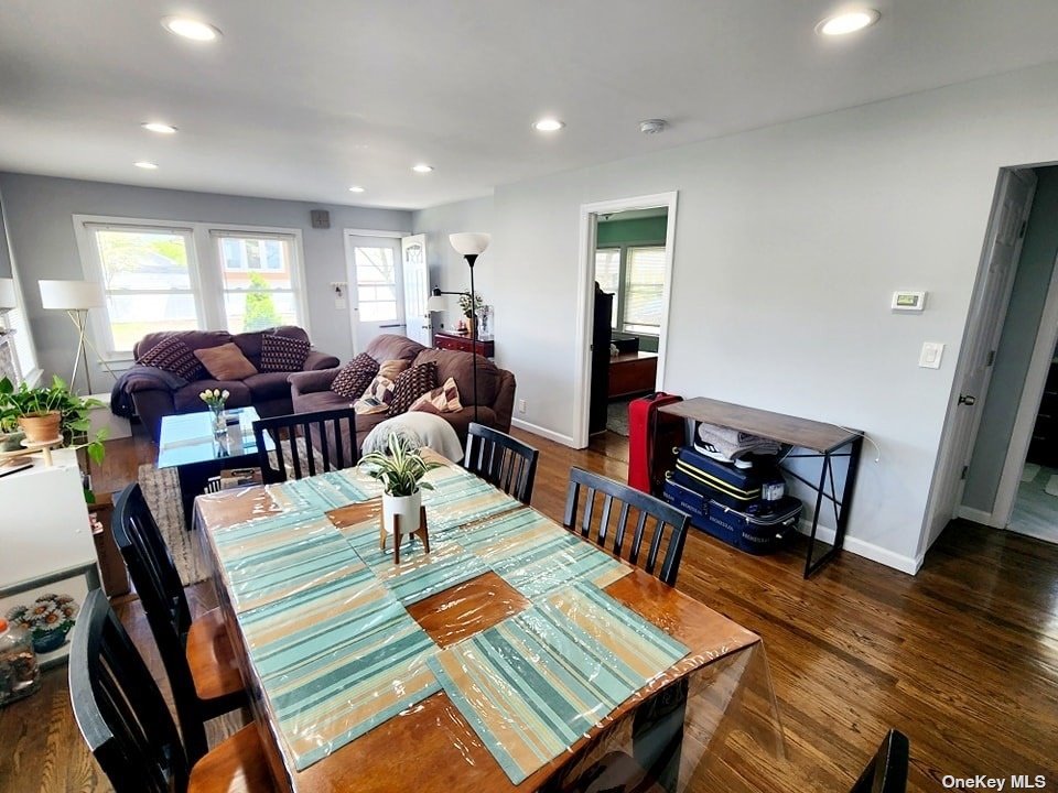 Photo 4 of 28 of 1740 Quarter Street house