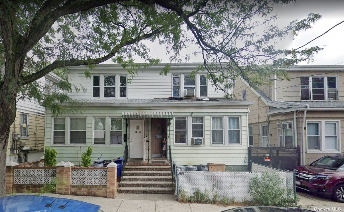 Property for Sale at 4131 95th Street, Elmhurst, Queens, NY - Bedrooms: 5 
Bathrooms: 3 
Rooms: 10  - $1,150,000