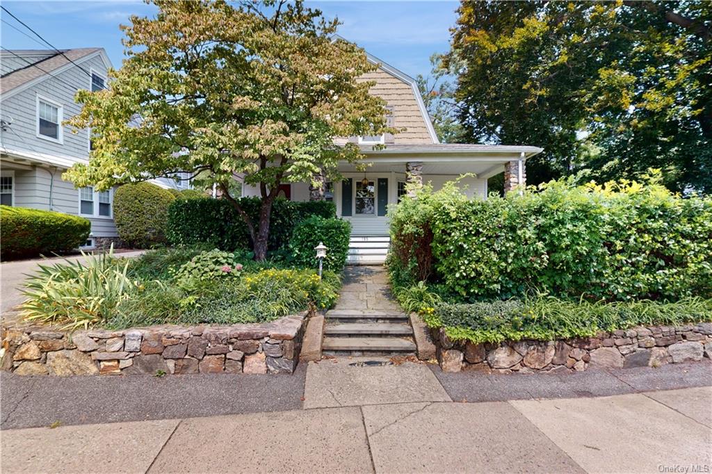 Rental Property at 195 Larchmont Avenue, Larchmont, New York - Bedrooms: 4 
Bathrooms: 3 
Rooms: 8  - $11,500 MO.