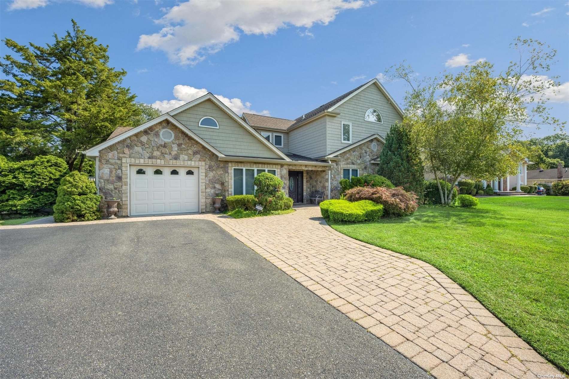 7 Coconut Drive, Commack, New York image 2