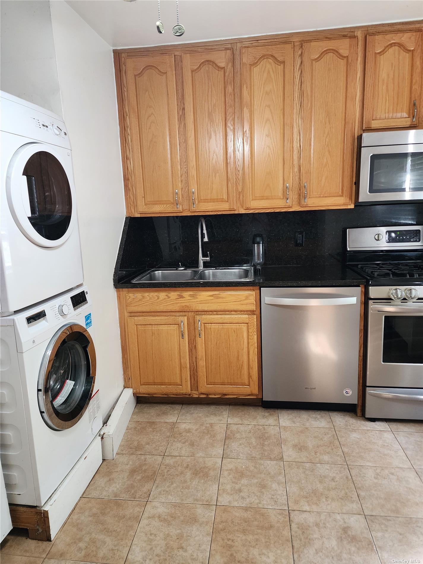 138-53 Jewel Avenue #B, Kew Garden Hills, New York image 2