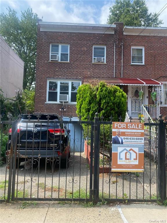 938 E 228th Street, Bronx, New York - 3 Bedrooms  
2 Bathrooms - 