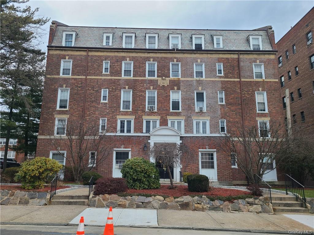 208 Centre Avenue #4B, New Rochelle, New York image 1