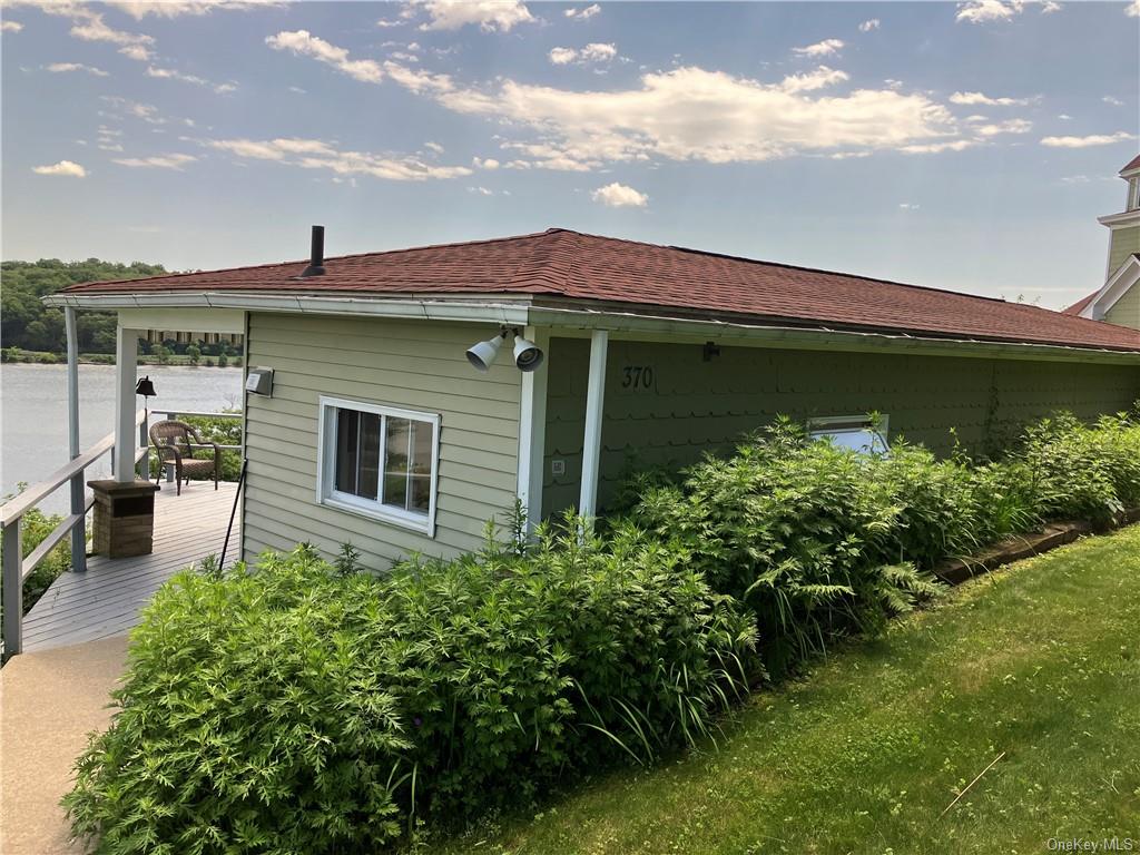Rental Property at 370 Red Top Road, Highland, New York - Bedrooms: 2 
Bathrooms: 2 
Rooms: 3  - $2,950 MO.
