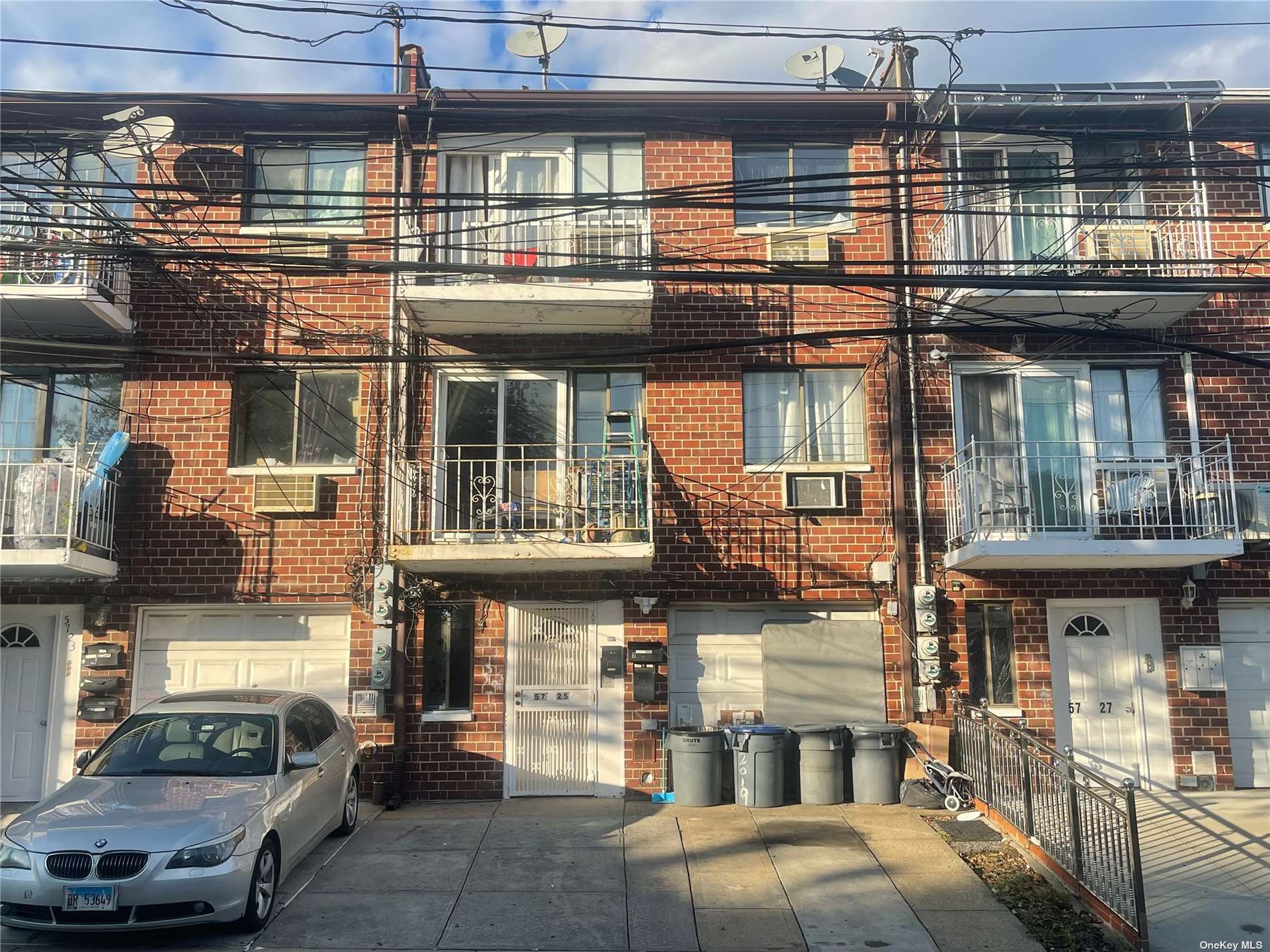 Property for Sale at Waldron Street, Corona, Queens, NY - Bedrooms: 10 
Bathrooms: 7 
Rooms: 18  - $1,560,000