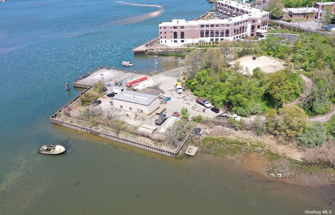 100 Shore Road