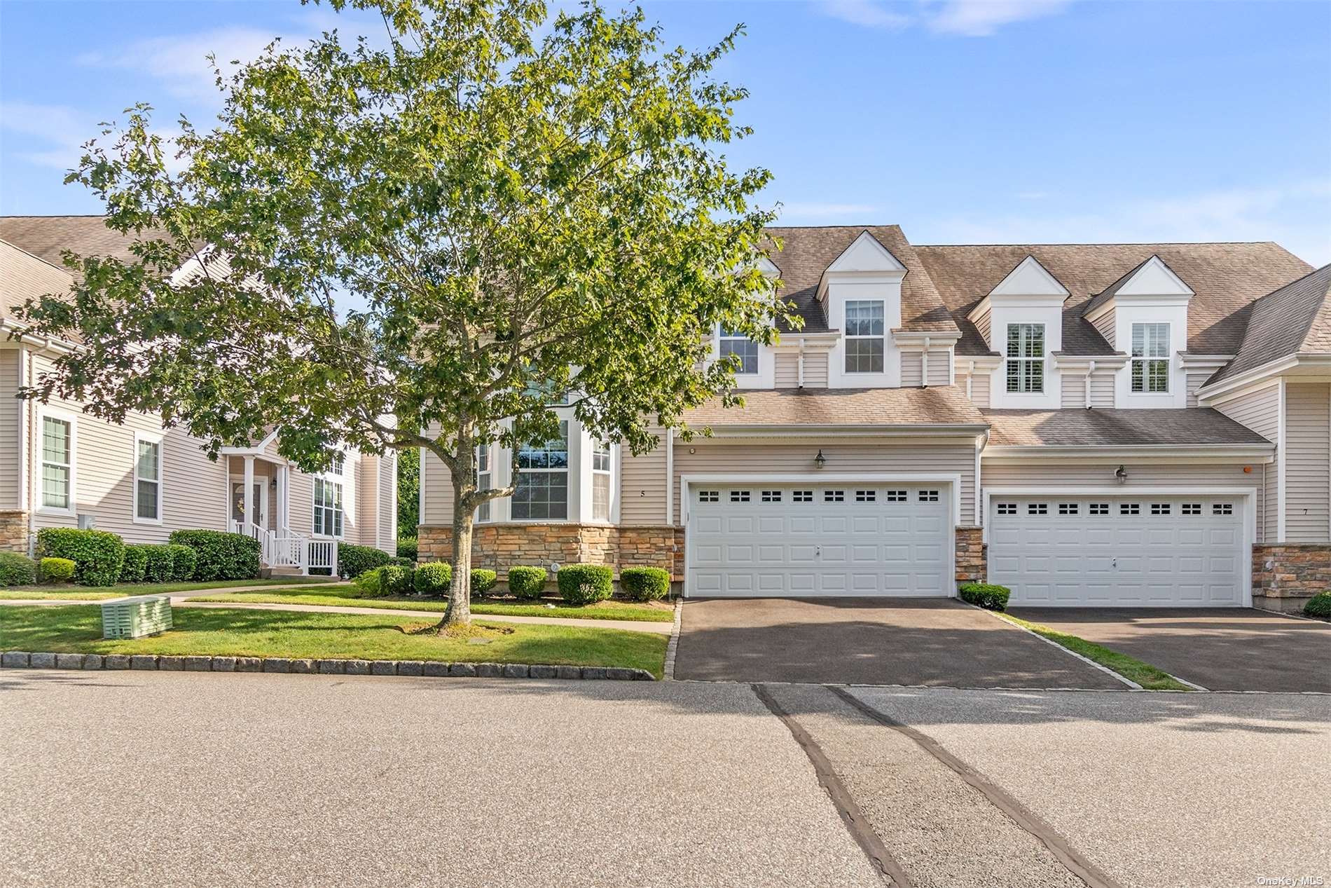 View Center Moriches, NY 11934 condo
