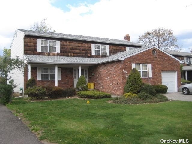 642 Old Country Road, Plainview, New York image 1