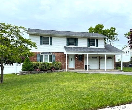 Property for Sale at 24 Glacier Drive, Smithtown, Hamptons, NY - Bedrooms: 4 
Bathrooms: 2.5  - $729,000