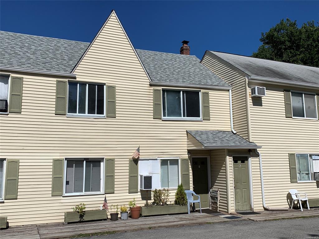 1860 Main Street E, Mohegan Lake, New York - 1 Bedrooms  
1 Bathrooms  
4 Rooms - 